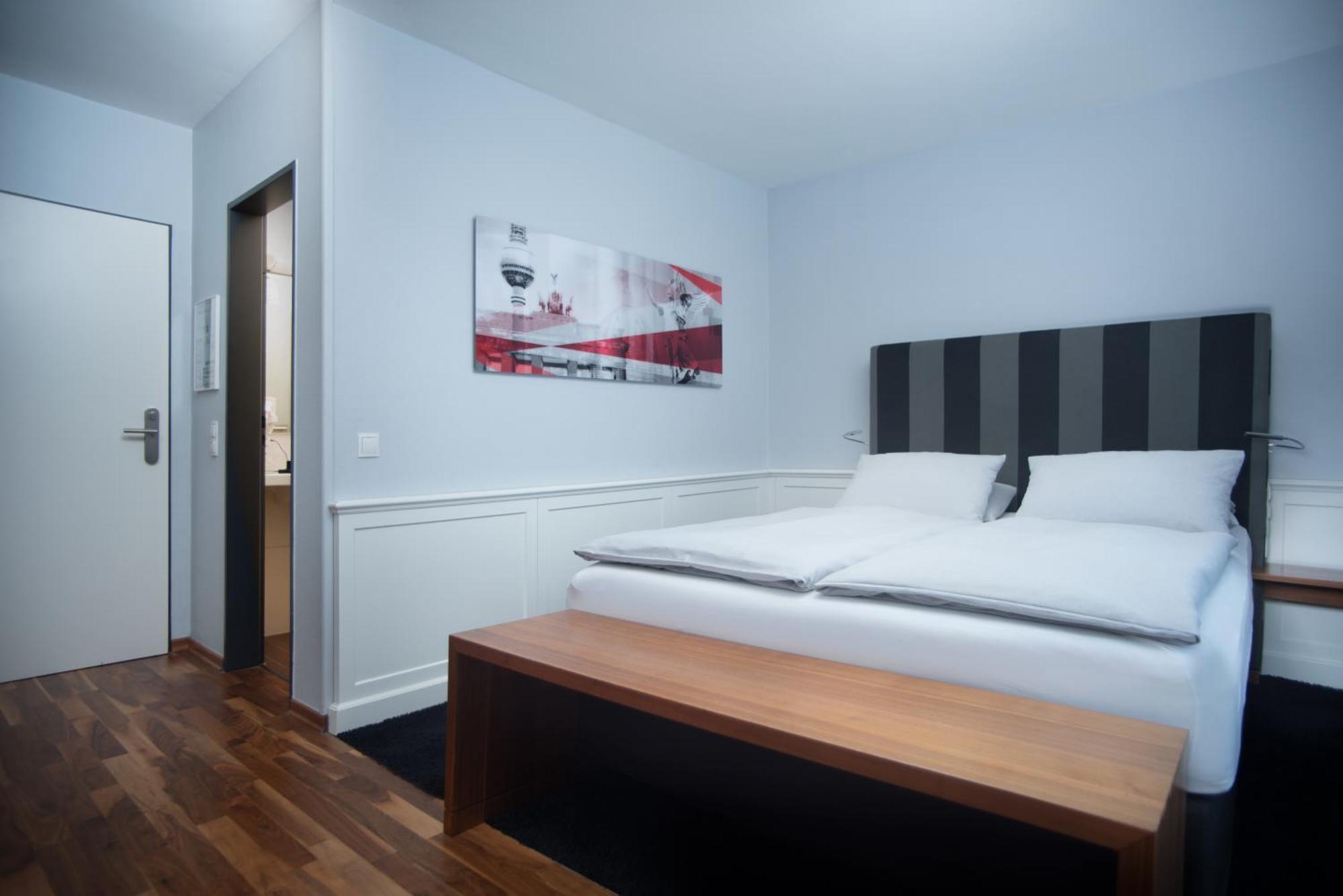 &Repeat Koeln Airport Hotel Bagian luar foto