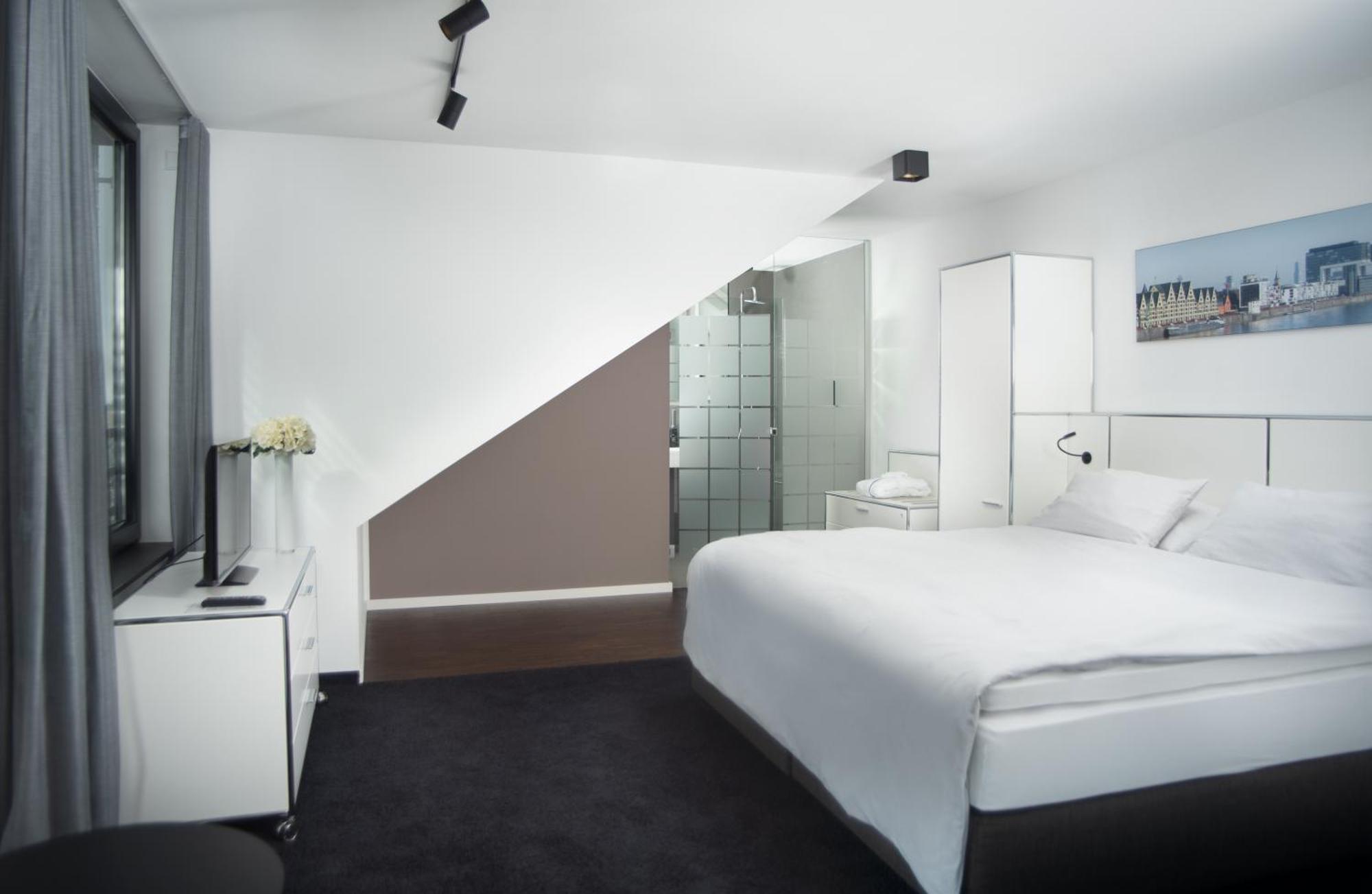 &Repeat Koeln Airport Hotel Bagian luar foto